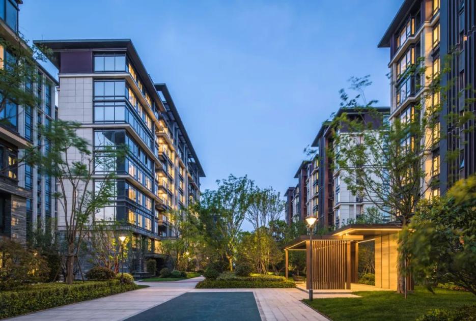 稳健发展李嘉诚,稳健发展持续创新