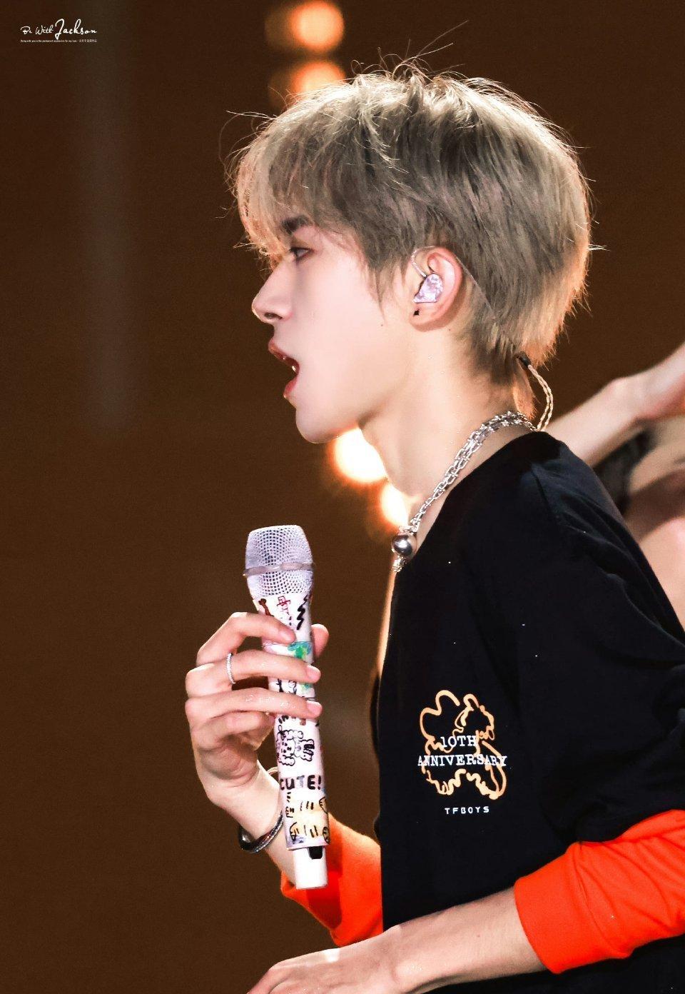 易烊千玺6000万粉丝福利全视频,易烊千玺六千万粉丝福利