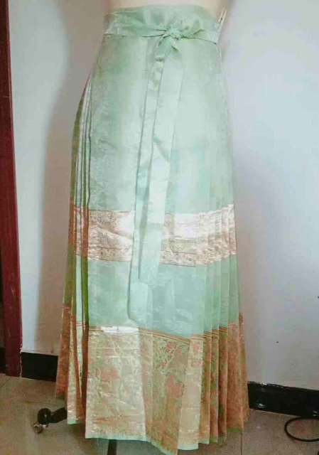 开屏观察｜全网火爆，销量激增！“新春战袍”马面裙何以成“顶流”？