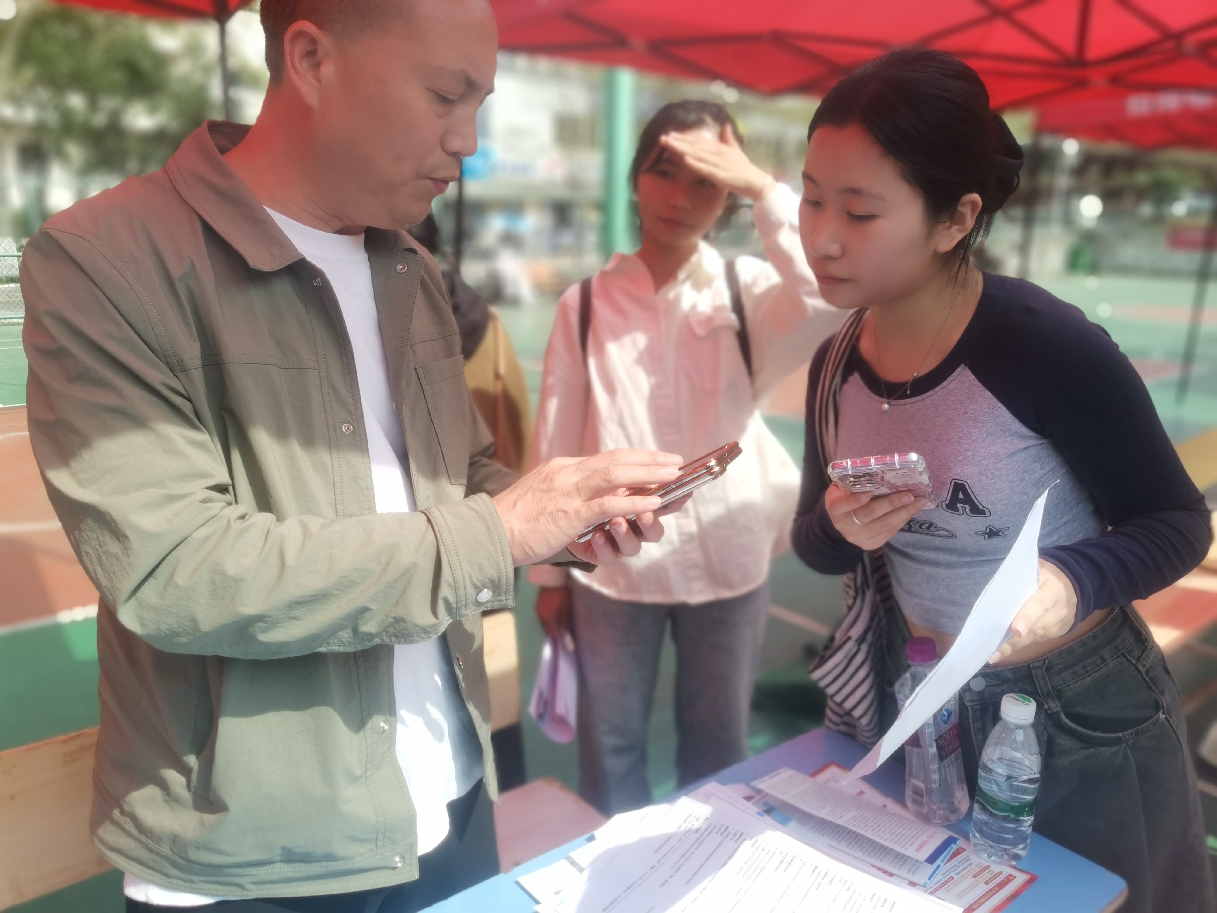 一场招聘会，开在春风里