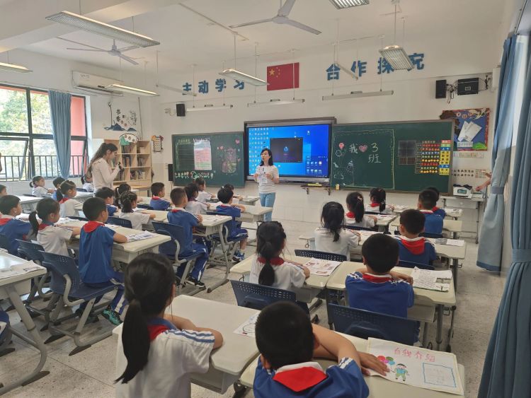 小学班级文化建设温馨教室布置,小学特色班级文化建设效果图