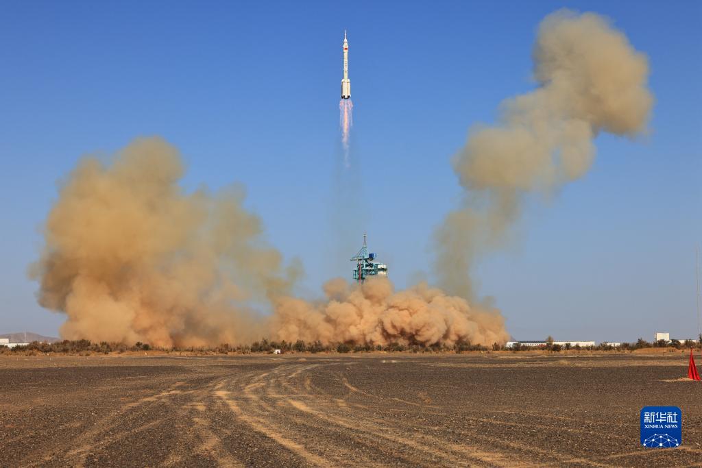 神舟十七号载人飞船发射成功,神舟17号载人飞船发射圆满成功