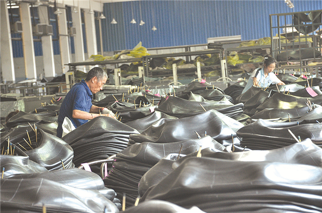 文登润通橡胶集团,文登润通橡胶车间照片