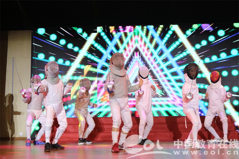 迎新春文艺汇演小学,白云中心小学元旦文艺汇演